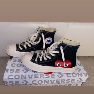 Converse Play Comme des Garçons
MENS SIZE 3/ WO'S SIZE 5/ UK SIZE 3